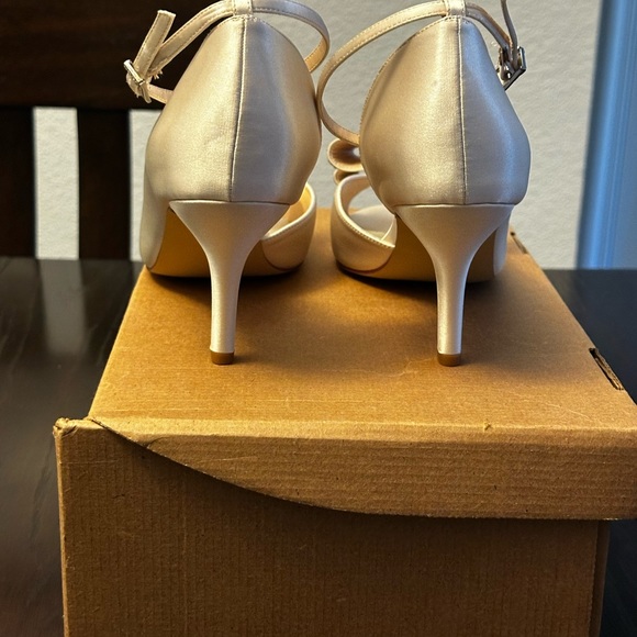 ANKLE STRAP SATIN PUMPS - Picture 4 of 7